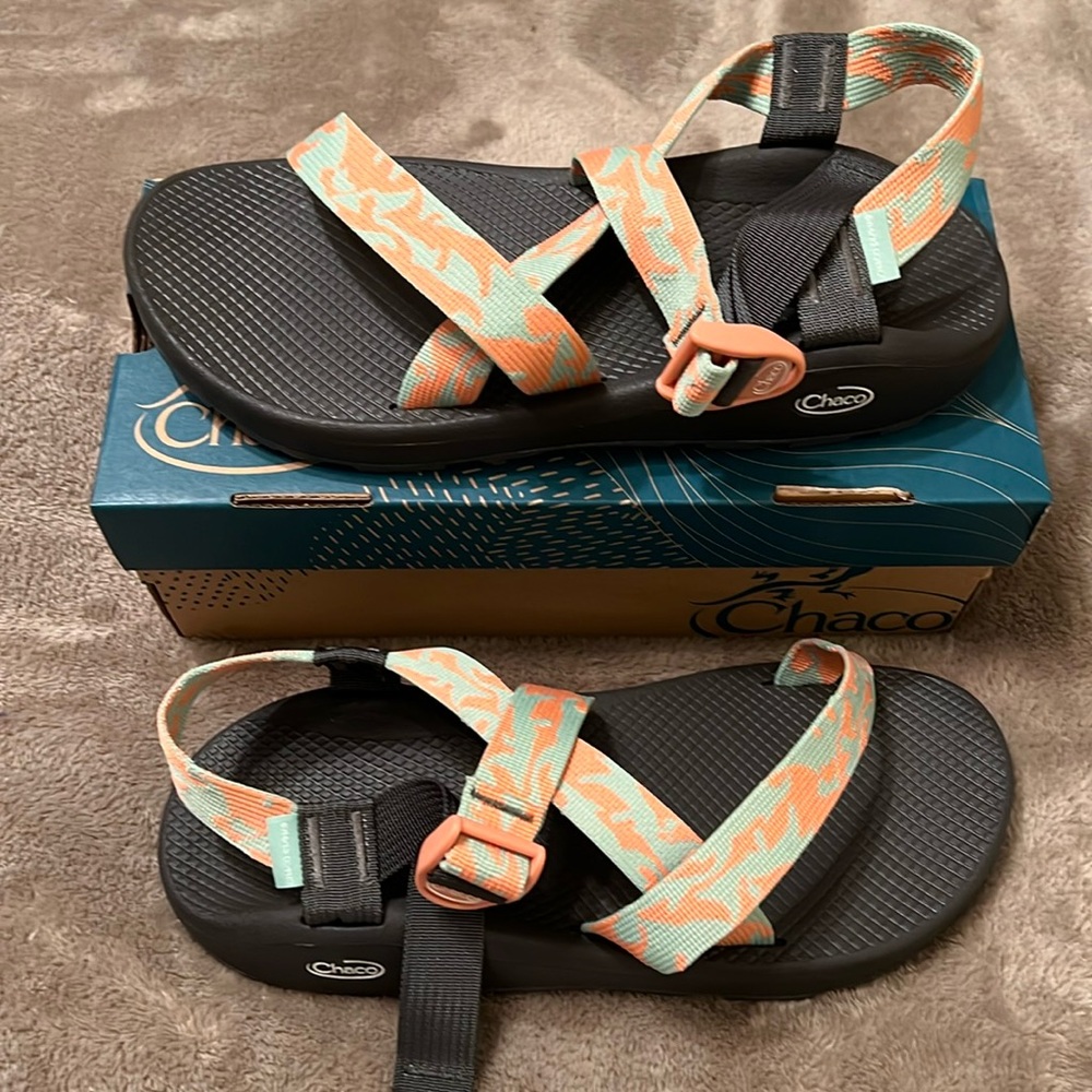 New mens size 11 CHACO Z CLOUD Sandals Limited Edition.